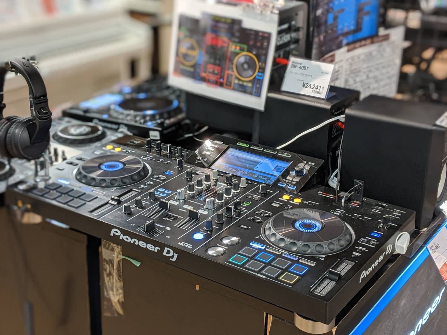 *DJコーナー展示ラインナップのご紹介 当店ではDJ機材を各種取り揃えており、店頭でお試しいただく事も可能です！]]入門機なども取り揃えておりますのでこれから始めてみたい方など、是非お気軽にお立ち寄りください！ また当店ではDTM用のパソコンのカスタムオーダーも承っております。]]DTM用パソコンの […]