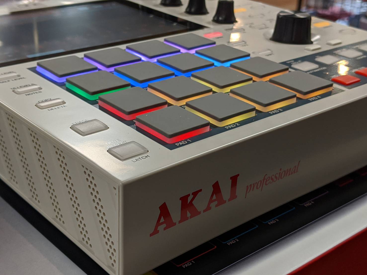 MPC Oneの数量限定カラー「MPC One Retro」が入荷！｜島村楽器 大宮店