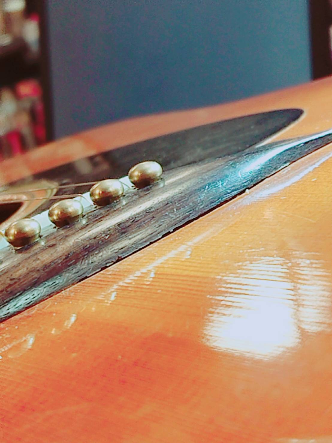 大宮店ギター修理スタッフ山崎の「修理屋さんの覚書 6」 ブリッジ剥がれ