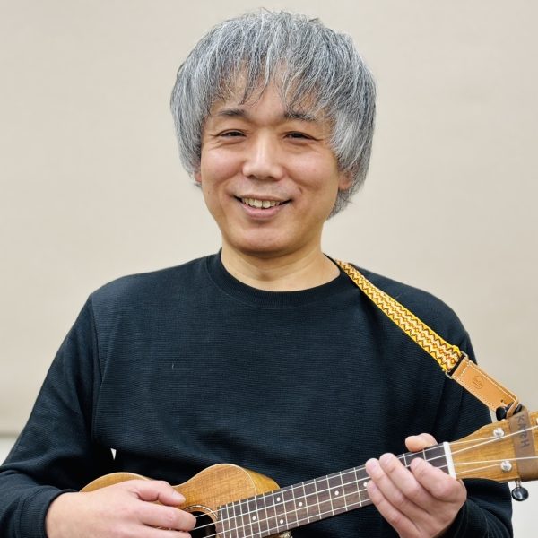 高橋 嘉悦（たかはし よしのぶ）<br />
開講曜日：土曜日<br />
<br />
1974年生まれ。15歳よりギターを始める。音楽専門学校卒業後、自身のバンドで、都内のライブハウス、レコーディングなど現在も演奏活動を展開している。