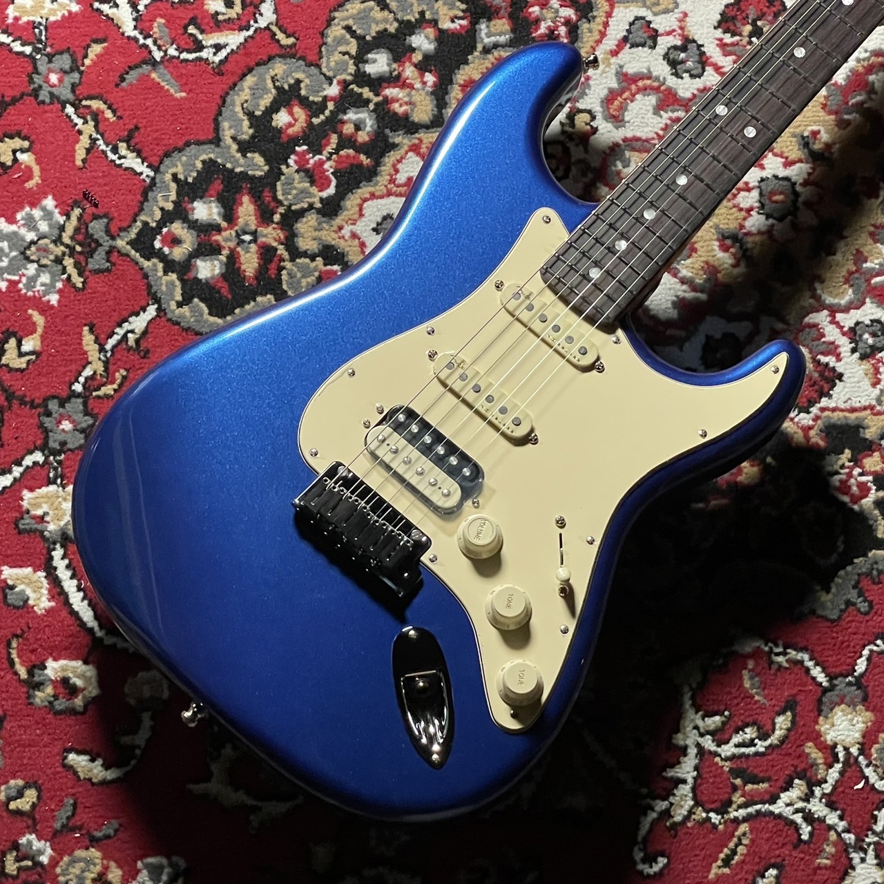 FENDERAmerican Ultra Stratocaster HSS Rosewood Fingerboard Cobra Blue