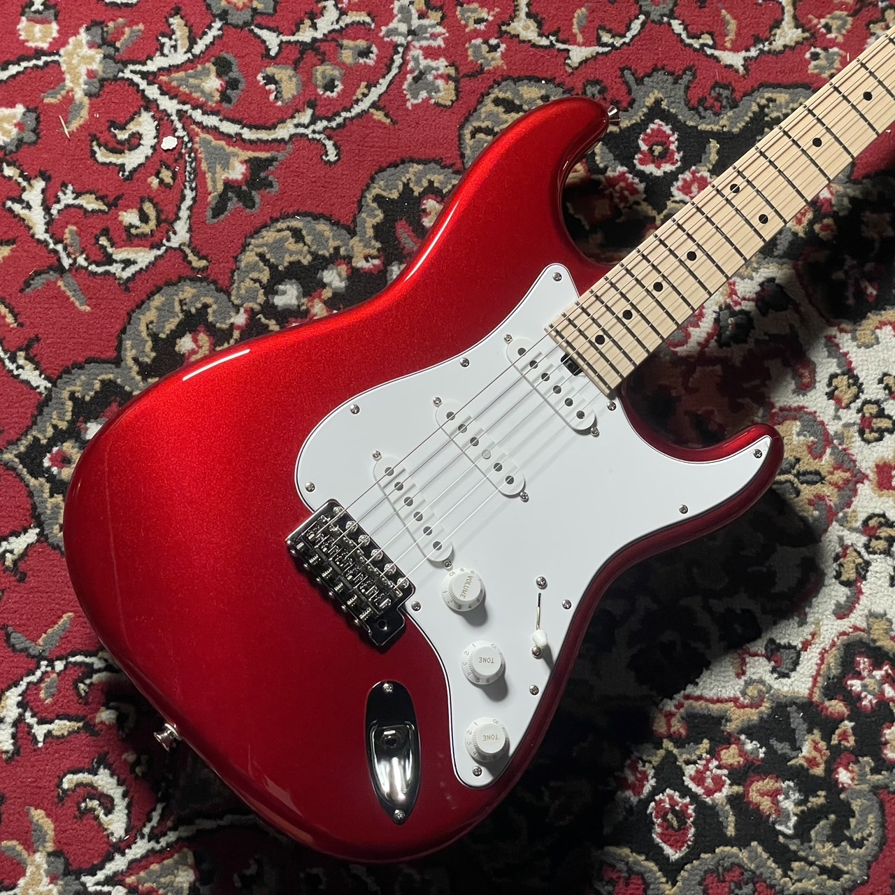 Red house GuitarsKelly Simonz 3S Silver red ogre