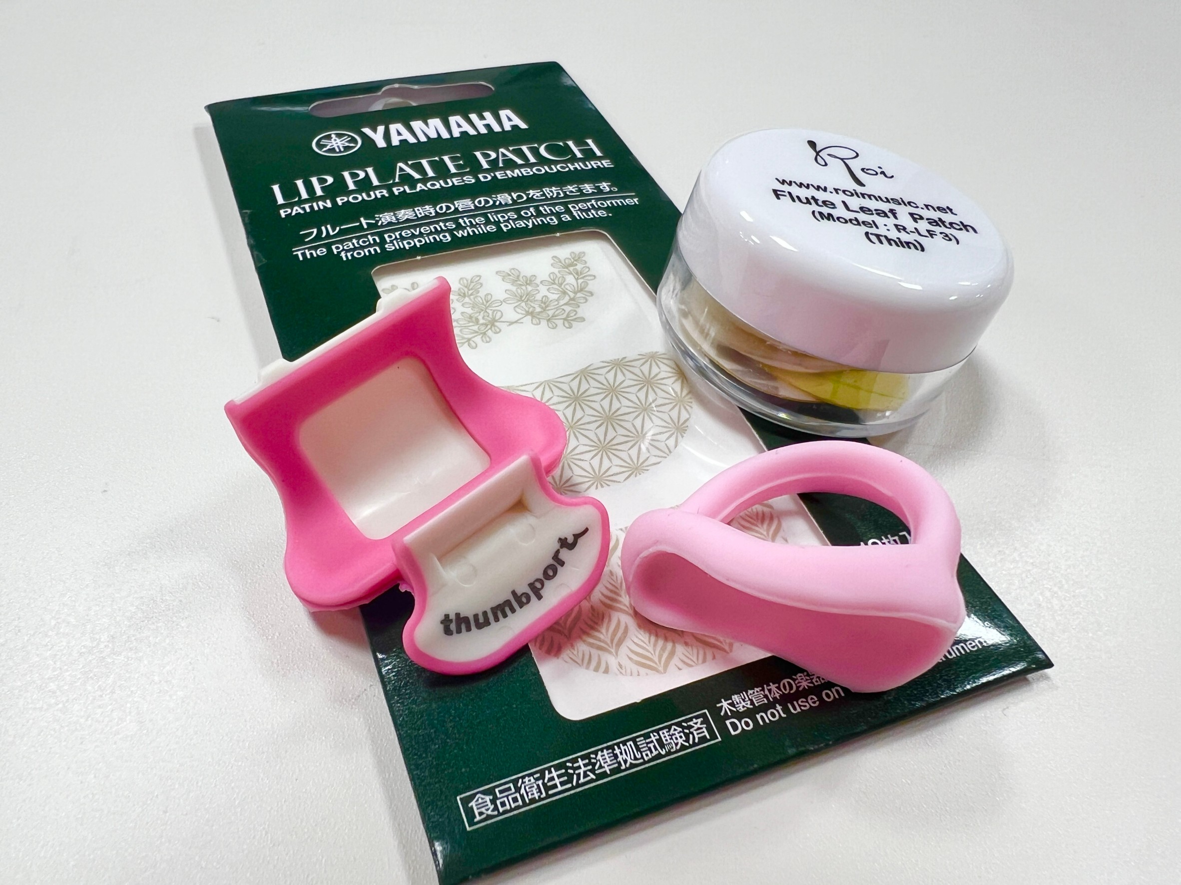 皆様こんにちは！フルートインストラクターの宮下です！ フルートを吹く上でお悩みポイントが「楽器が滑りやすい、安定しにくい」ことです！ ここで安定した状態に保つサポートグッズをご紹介していきます✨ CONTENTS【歌口用】リッププレートパッチ【左手用】Ringoo（リングー）【右手用】サムポート【両 […]