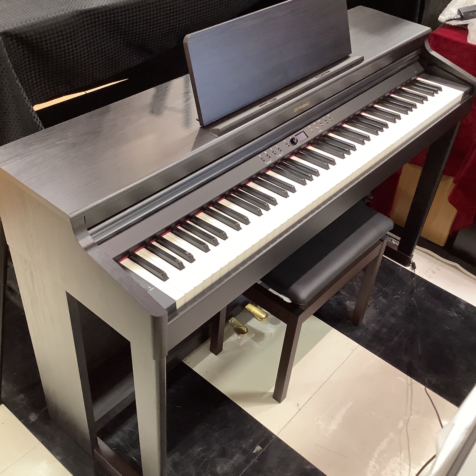 Roland（ローランド）/中古電子ピアノRP701R/2022年製