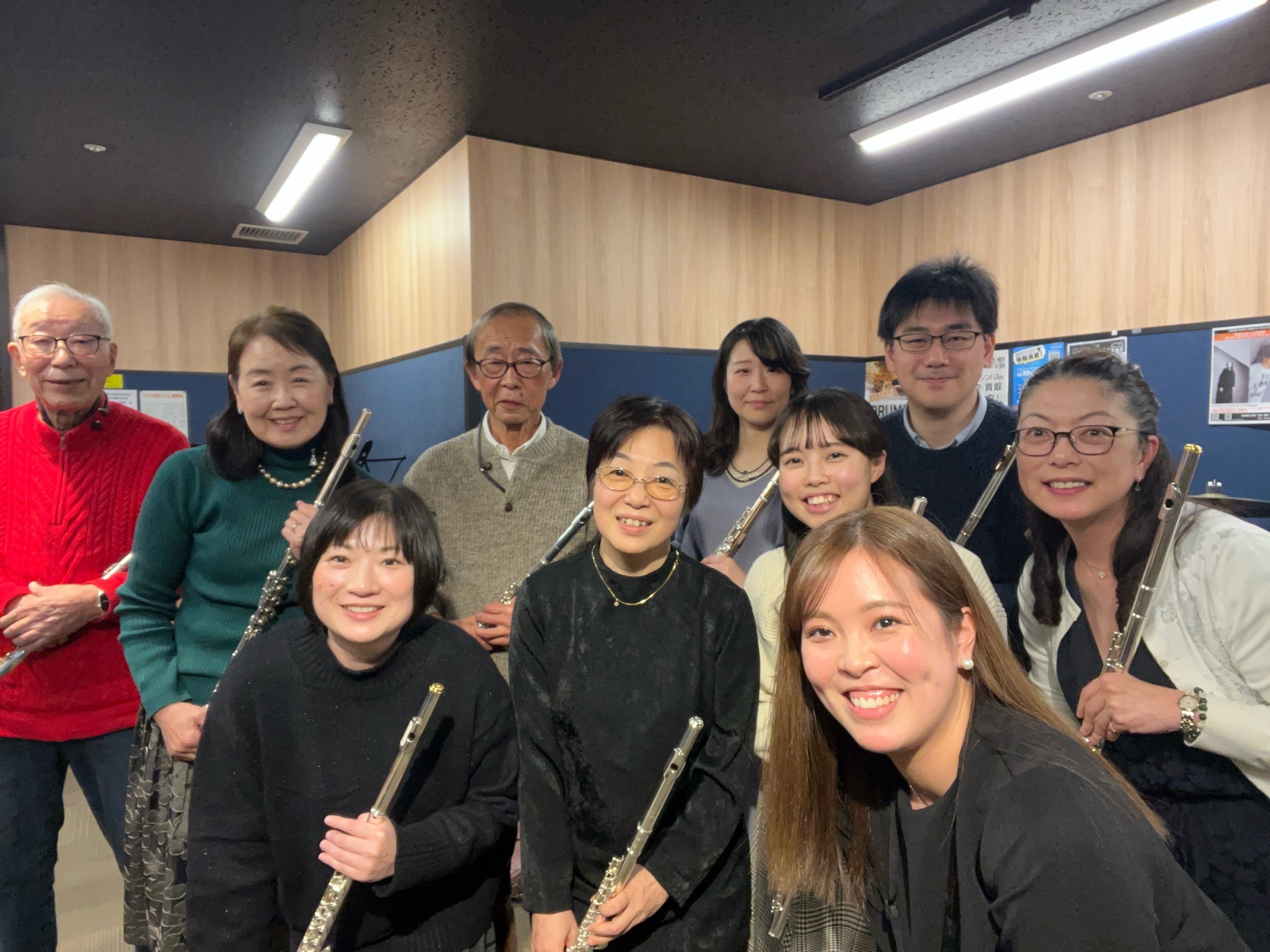 CONTENTS毎年も開催！クリスマス発表会終了しました✨毎年も開催！クリスマス発表会終了しました✨ 皆様こんにちは！フルートインストラクターの宮下です。 先日、フルートサロンでクリスマス発表会を行いました！今年最後のイベントとして沢山の会員様にご参加いただきました！ 今回は、ソロだけでなく会員様同 […]