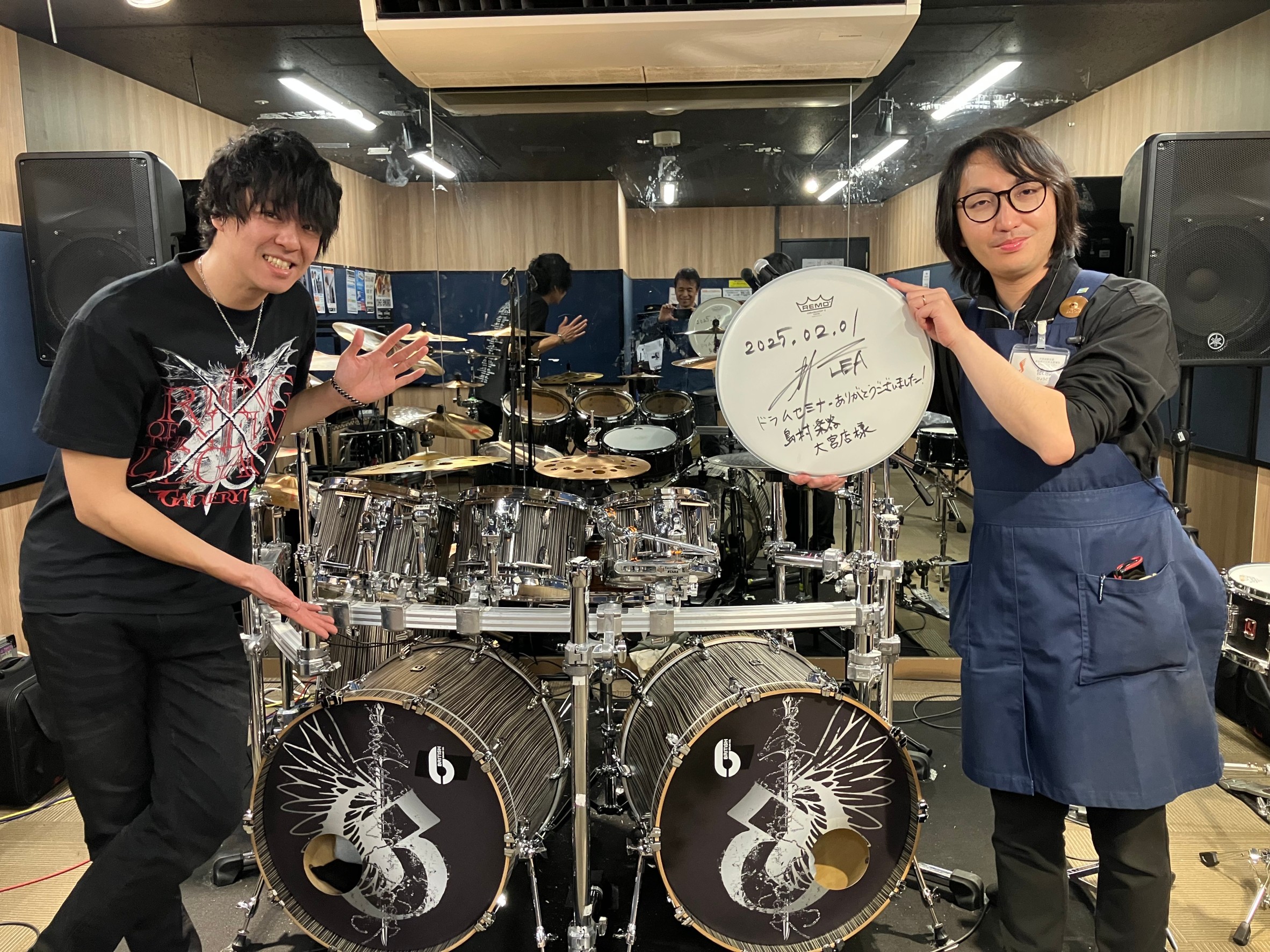 2月1日（土）開催のGalneryus LEAさんによるドラムセミナーのレポートをお送りします！ こんにちは！大宮店のドラム担当、MyDRUMS「X」アカウントの中の人のひとりヒョードーです。 LEAさんのイベントレポートをお送りします！ この日は特別に普段LEAさんが使用しているBRITISH D […]