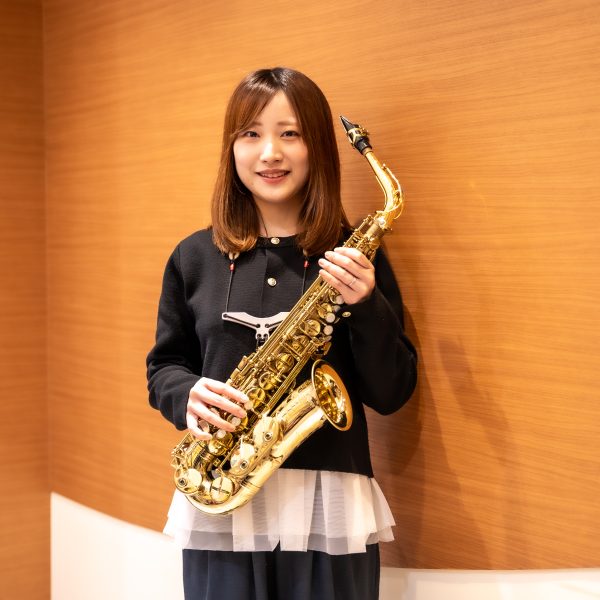 羽生田 実優（はにゅうだ みゆ）<br />
--------------------<br />
火・水・木・金・土 10:00～16:30<br />
個人レッスン<br />
--------------------<br />
昭和音楽大学短期大学部首席卒業。同短期大学研究生修了。<br />
平成26年度昭和音楽大学卒業演奏会、第85回読売新人演奏会出演。<br />
サクソフォーンを塩入幸恵、野原武伸、室内楽を有村純親、松原孝政各氏に師事。<br />
ピアノと声楽の経験有り。<br />
中学校音楽第二種教員免許取得。