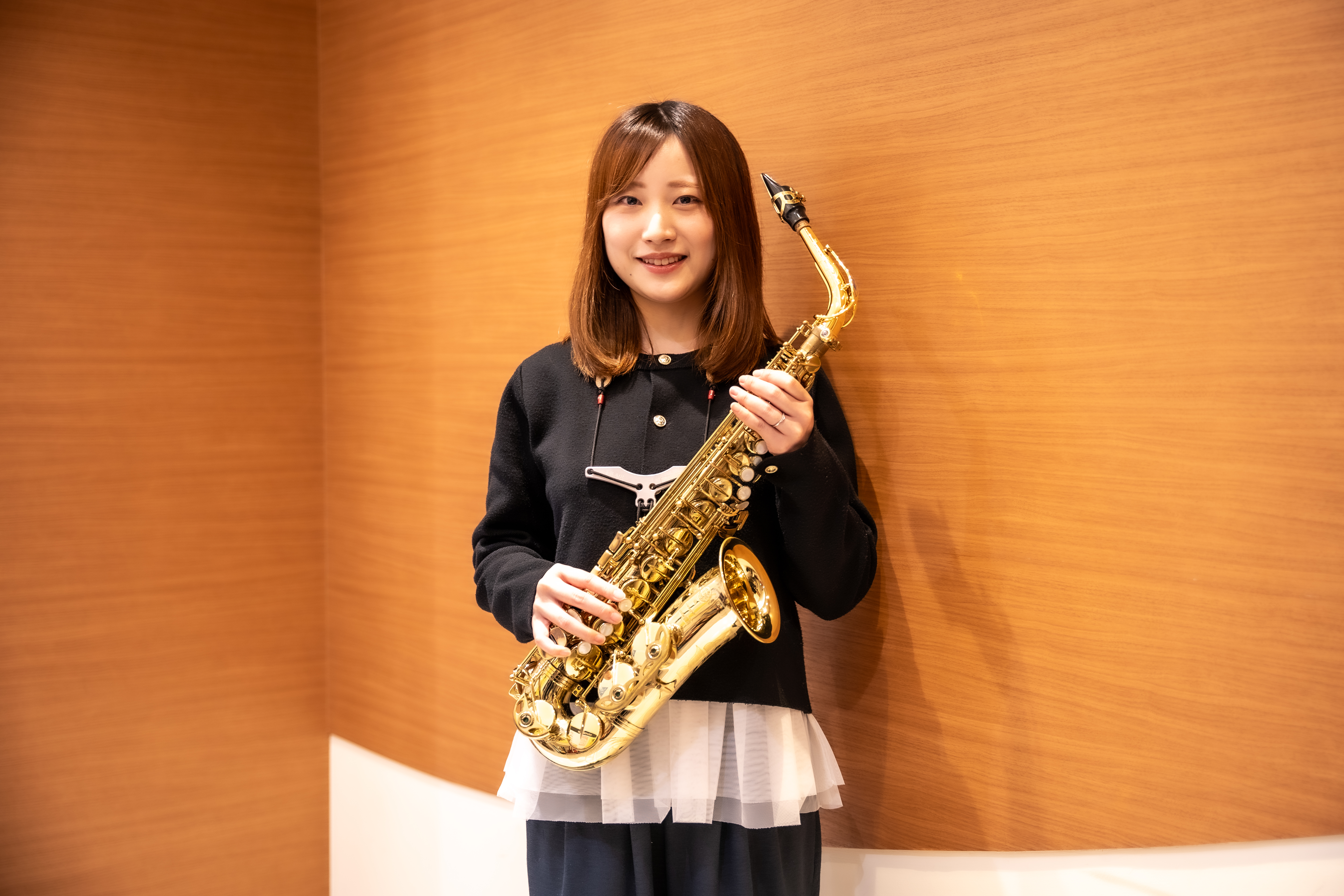 CONTENTS♪担当楽器を始めた「きっかけ」は何ですか？♪好きな曲や得意な曲・思い出の曲はありますか？♪「音楽をやっていて良かった！」と思うのはどんな時ですか？♪先生のレッスンはどんな方が通っていらっしゃいますか？♪ズバリ！先生の「売り」は？♪ホームページをご覧になった方へ一言お願いします！♪担当 […]