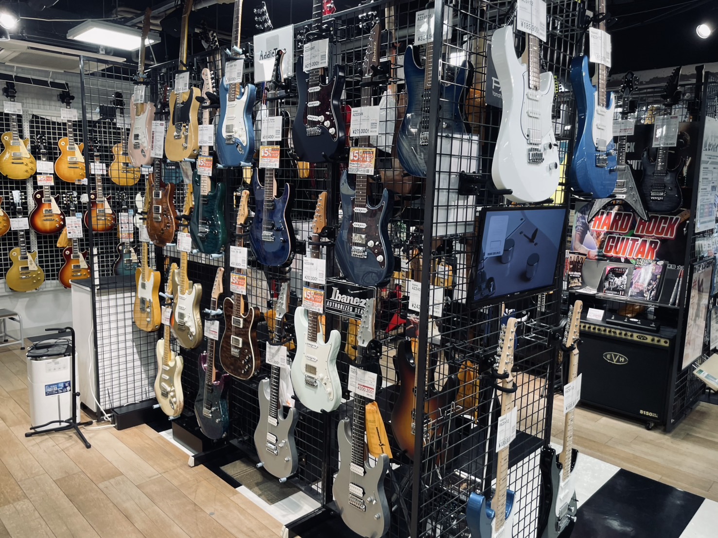 埼玉エリア随一の品揃えを誇る島村楽器 大宮店では、Suhr、Don Grosh、Ibanez、Red House Guitarsをはじめとする、いわゆる“コンポーネント系”ギターを豊富に取り揃えております。近年、多くのギタリストに支持され、スタンダードとしての地位を確立しつつあるこれらのギターを、実 […]