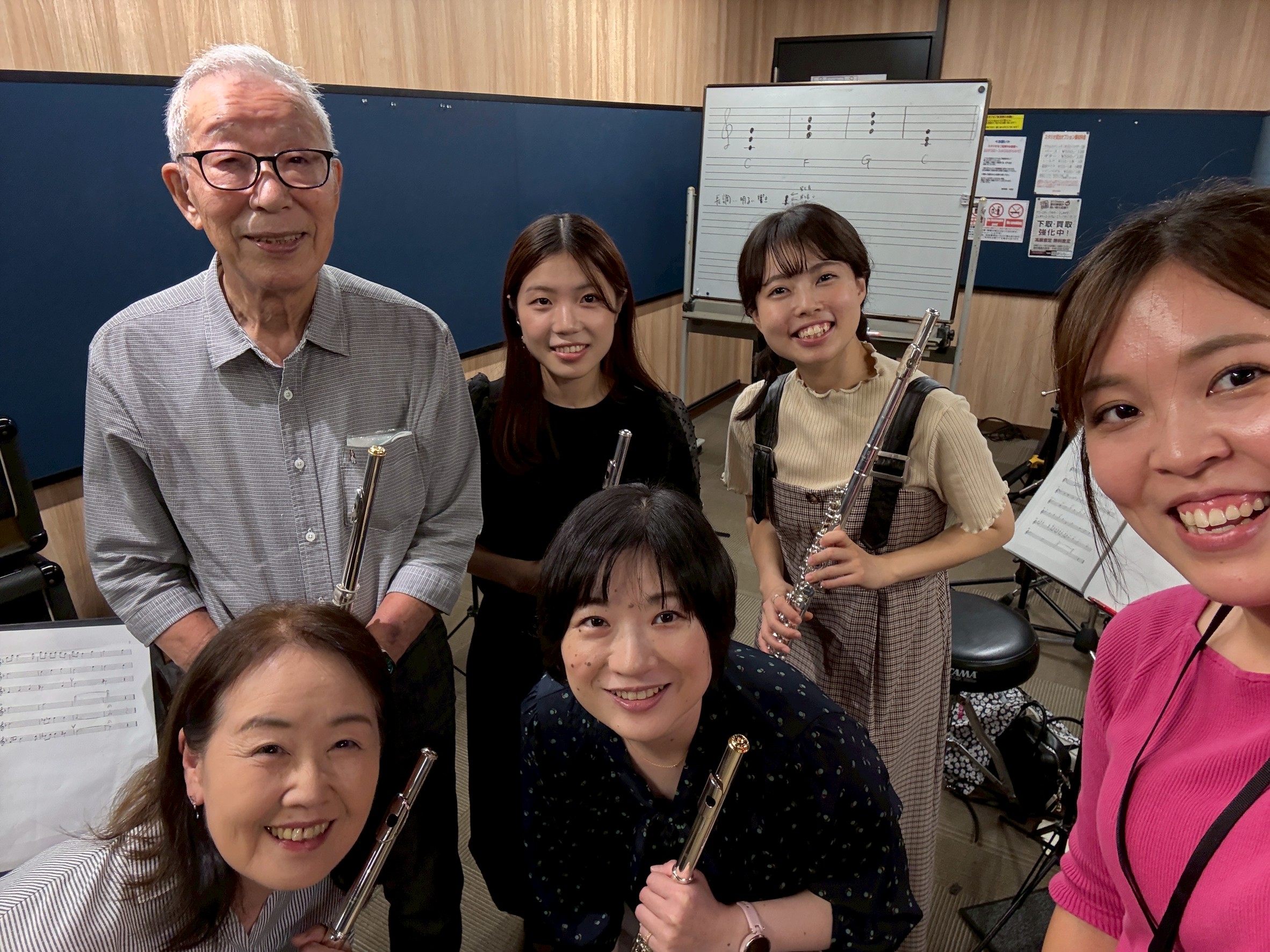 フルートインストラクターの宮下です！おおみやフルートアンサンブル4回目の様子をレポートしていきます(^▽^)/ 今回は秋🍂ということで『赤とんぼ』を演奏しました！ CONTENTS第4回目の様子まとめ活動詳細お申込み方法担当インスタラクター紹介お問い合わせ第4回目の様子 ウォーミングアップ！ アンサ […]