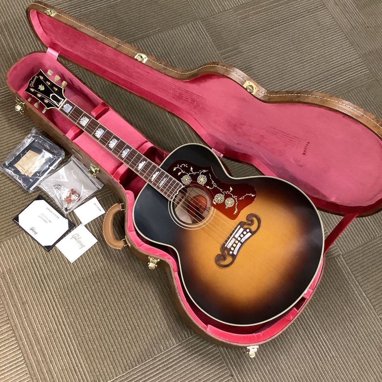 Gibson(ギブソン)/中古アコースティックギター1957 SJ-200(VS)