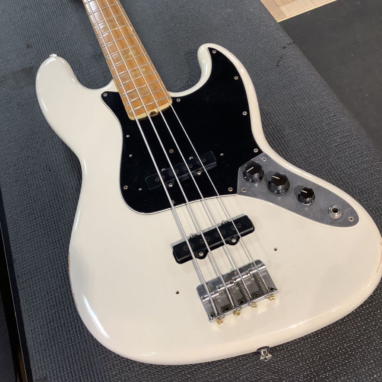 Fender（フェンダー）/エレキベース/中古中古1975ジャズベース