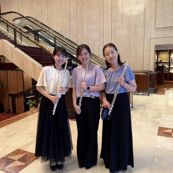 大編成大宮店チームで写真撮りました♪