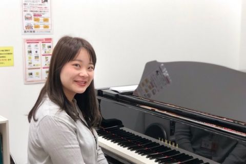 スタッフ写真 ピアノサロンインストラクター 田原