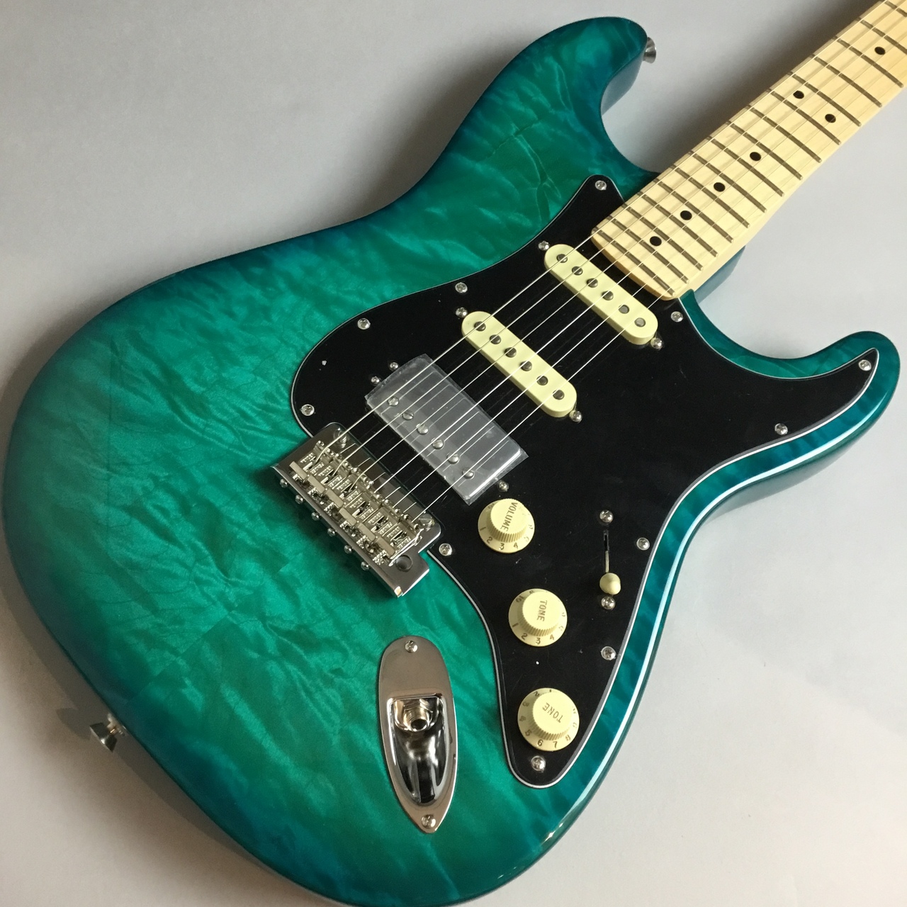 FenderAmerican Showcase Stratocaster HSS Aqua Marine Metallic