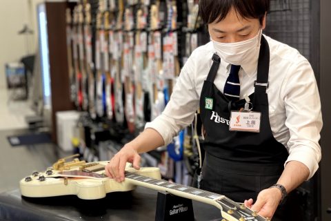 スタッフ写真 副店長・ギターアドバイザー・ウクレレ・アンプ・エフェクター 上田