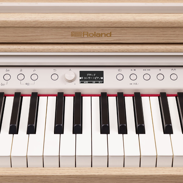 グランドピアノの表現力を再現したRP701は、練習もスムーズに上達することができるデジタルピアノです。