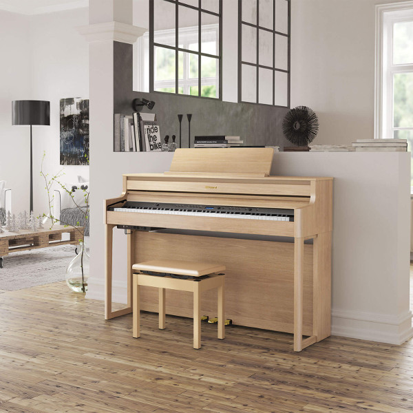HP704には、アコースティック・ピアノの発音の仕組みを電子楽器専門メーカーならではの最新技術で忠実に再現した「スーパーナチュラル・ピアノ・モデリング音源」を搭載しています。
