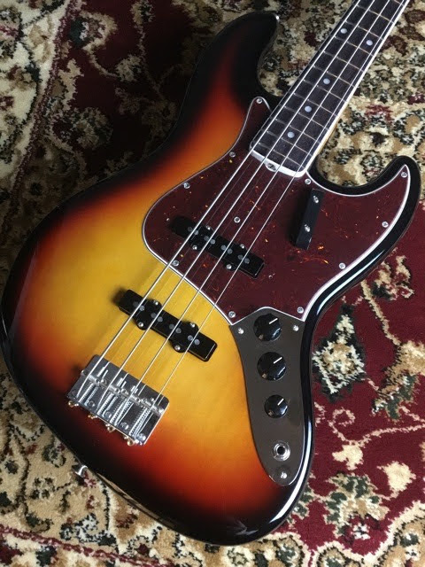 エレキベースFender/AM VIN II 1966 JB R