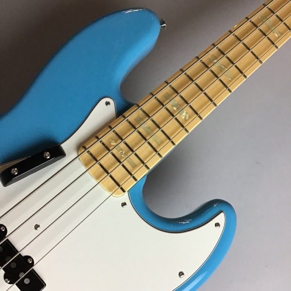 Modern Logoをはじめとする70s Styleの仕様に、特徴的な色をそれぞれ厳選されたモデルにてラインナップします。