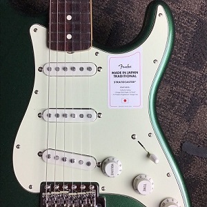 本製品は当時のFenderのオリジナルカラーが、時を経て日焼けした姿を再現しています。年代と共に深みが増したこの製品だけのカラーをお楽しみいただけます。