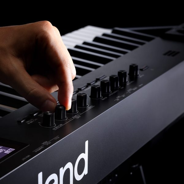 RD シリーズで人気のSuperNATURAL Piano、E.Piano 音源をRD-88 用に新規チューニング。