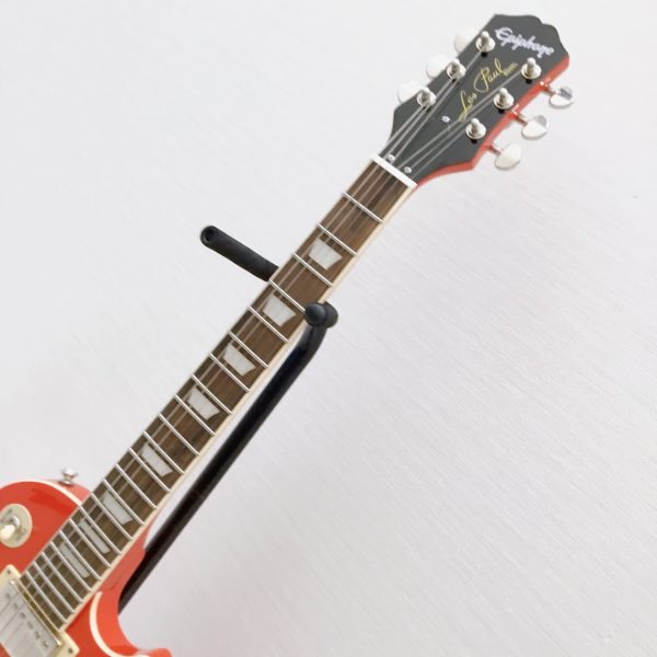 経験豊富なプレイヤーにとっても、セカンド・ギターとして様々な場面で活用できる汎用性に優れたギターとなっています。