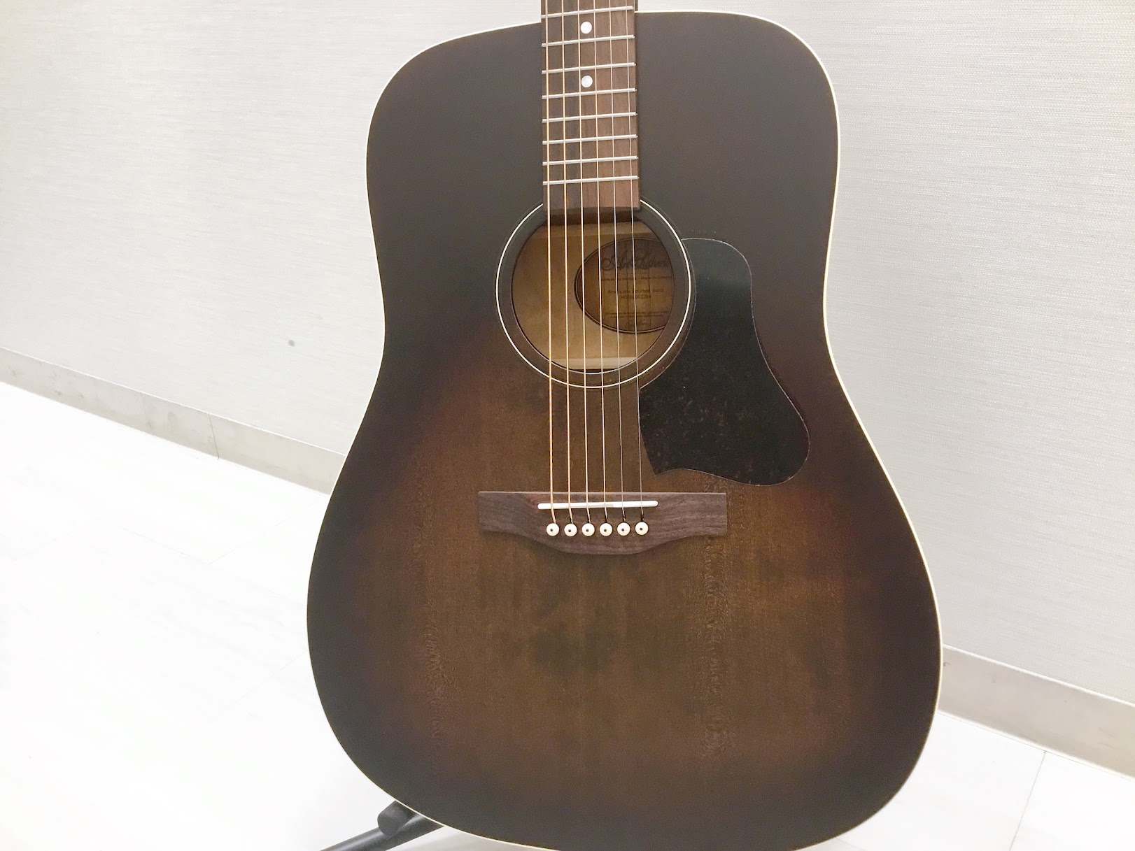 島村楽器大分店に、Art&Lutherie(アート＆ルシアー) のアコースティックギター、『Americana Bourbon Burst』が入荷致しました！ 1世紀にも渡るドレッドノートの伝統を受け継いでいるアメリカーナ。こちらのギターは新しく再構築されたクラシックモデルとなっており、耐久性が非常 […]