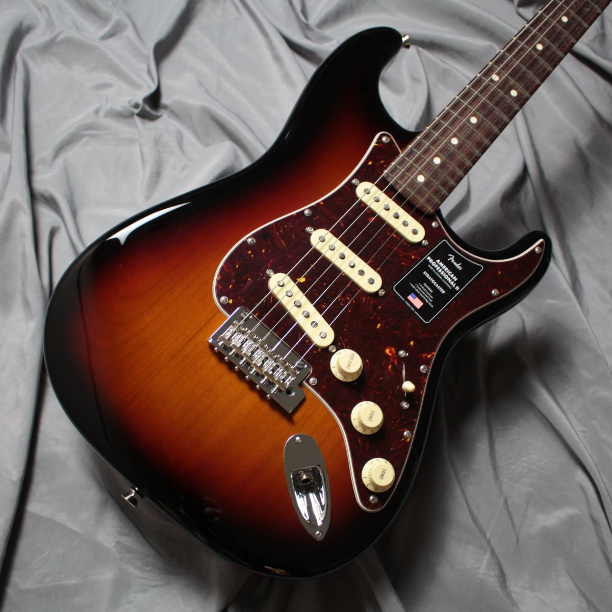 FenderFender American Professional II Stratocaster 3-Color Sunburst