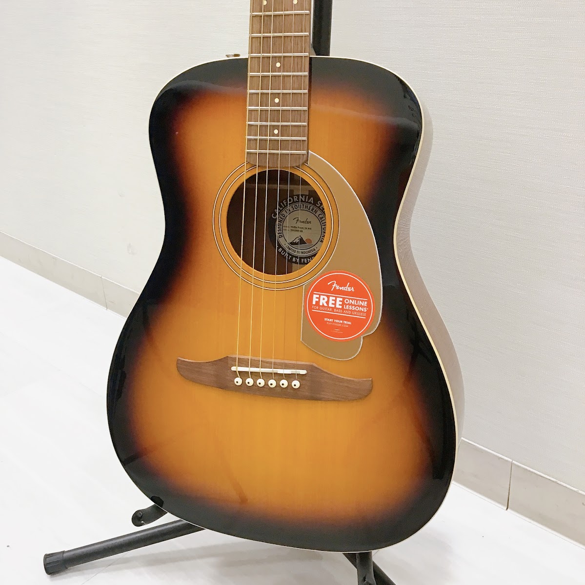エレアコギターFender:Malibu Player Sunburst