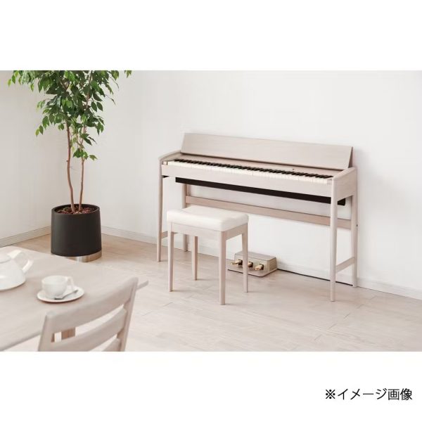 国産家具のトップメーカー「カリモク家具」とローランドが共同開発した電子ピアノです。