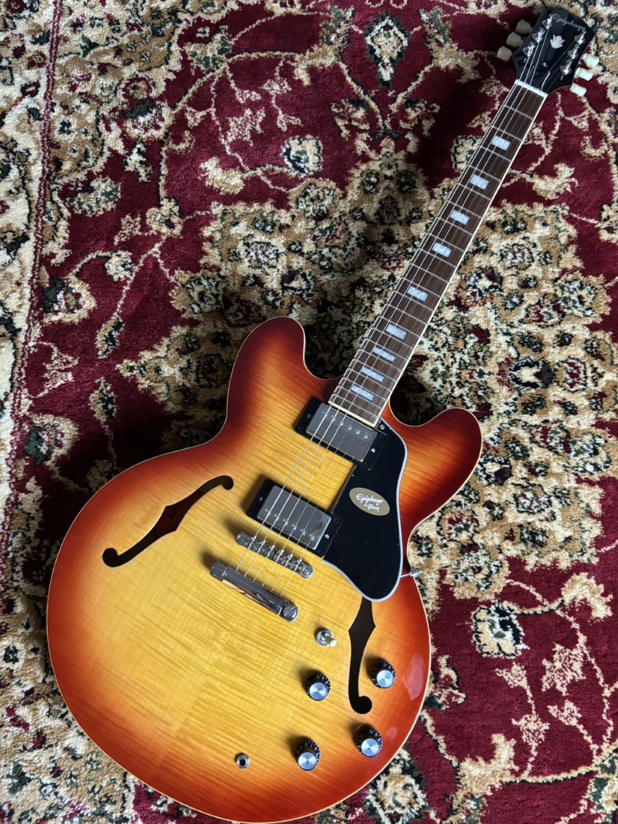 セミアコギターEpiphone：ES-335 Figured