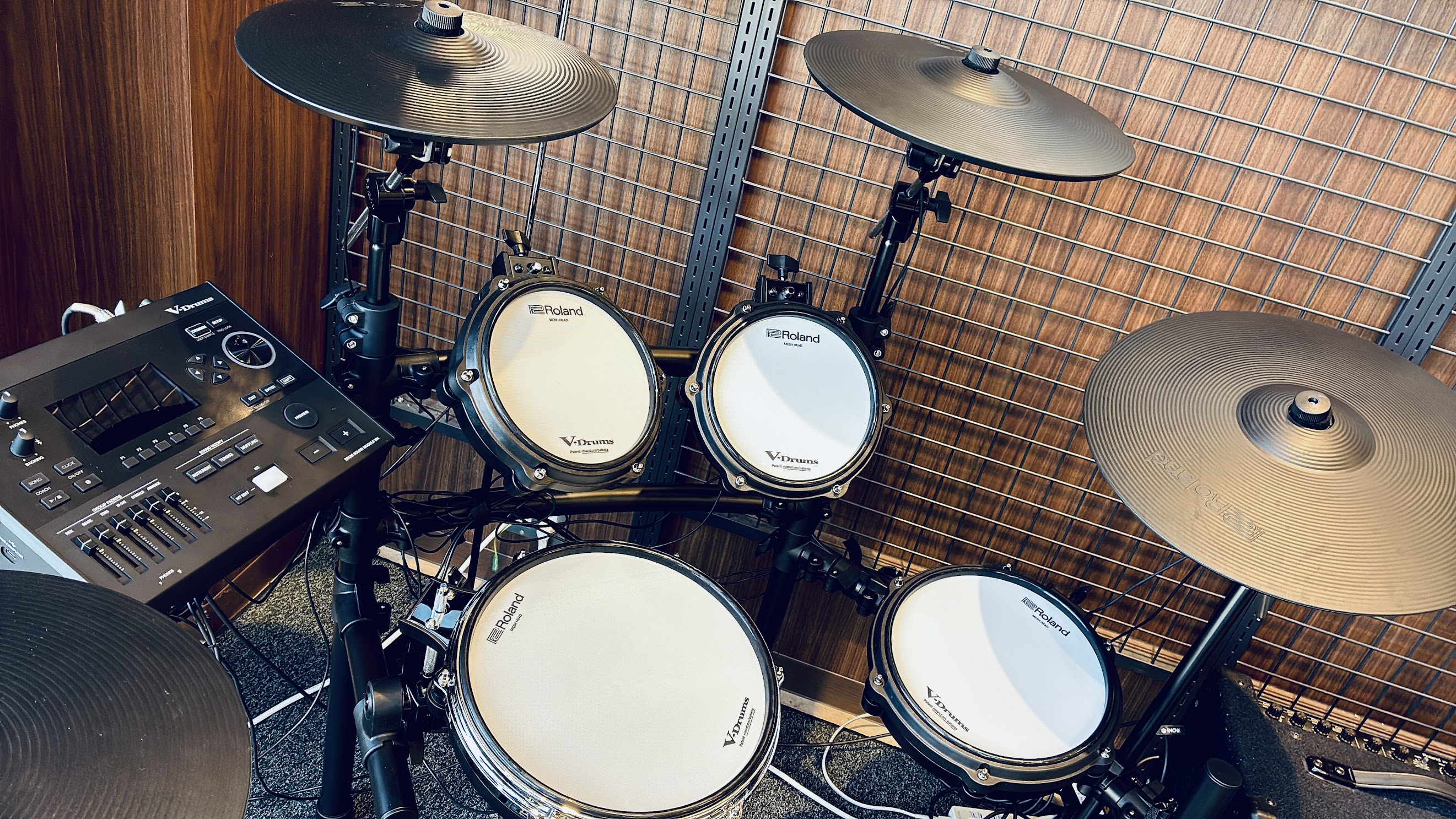 ◆電子ドラムのそれぞれの良さをご紹介いたします！ 島村楽器パークプレイス大分店です(*'▽') この記事では、大分店で展示中の電子ドラムの"ここが良い！"というポイントをご紹介させていただきます！展示中の電子ドラムは実際にお店で試打することができますが、初心者の方は叩き方が分からなかったり、音以外の [&hellip;]