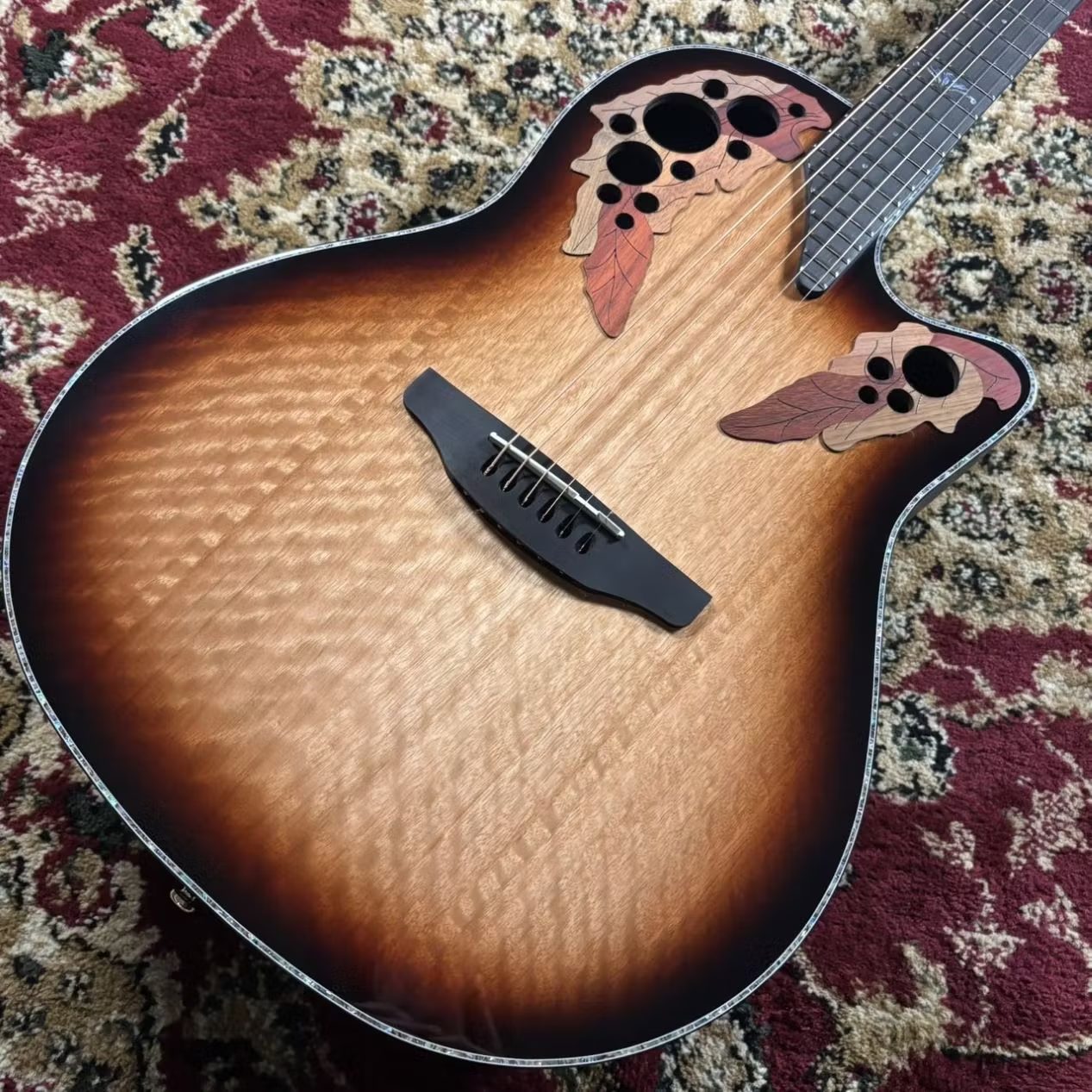 OvationOvation Celebrity Elite Plus CE44P FLE Mid Cutawa