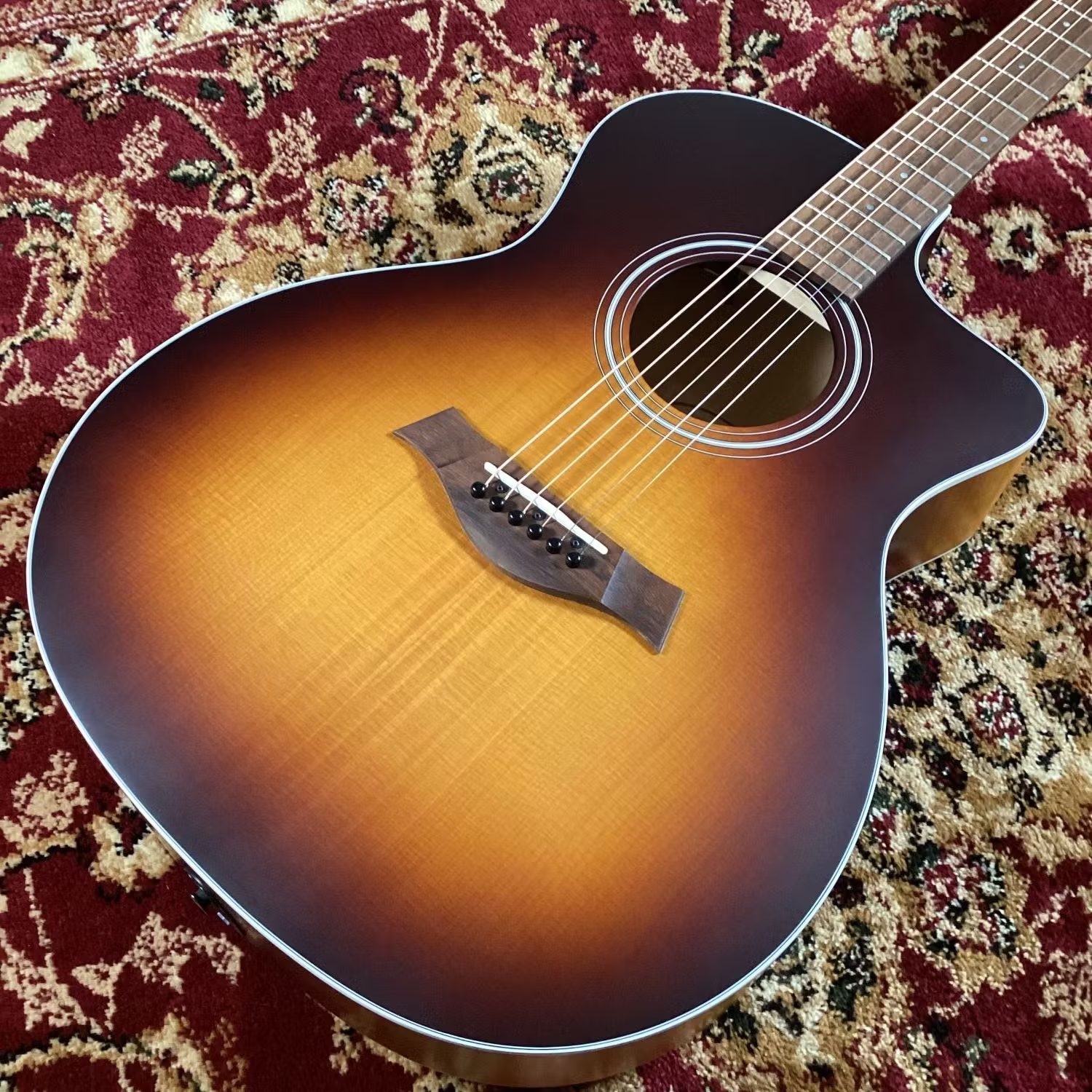 エレアコギターTaylor：EG-214ce Urban Ash