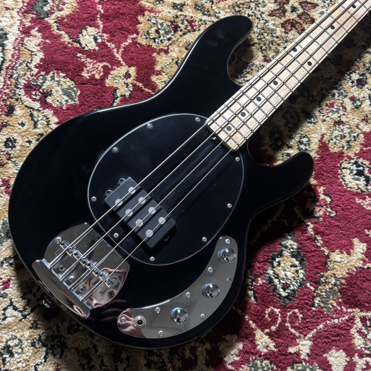 STERLING by Musicman:STINGRAY RAY4 BK