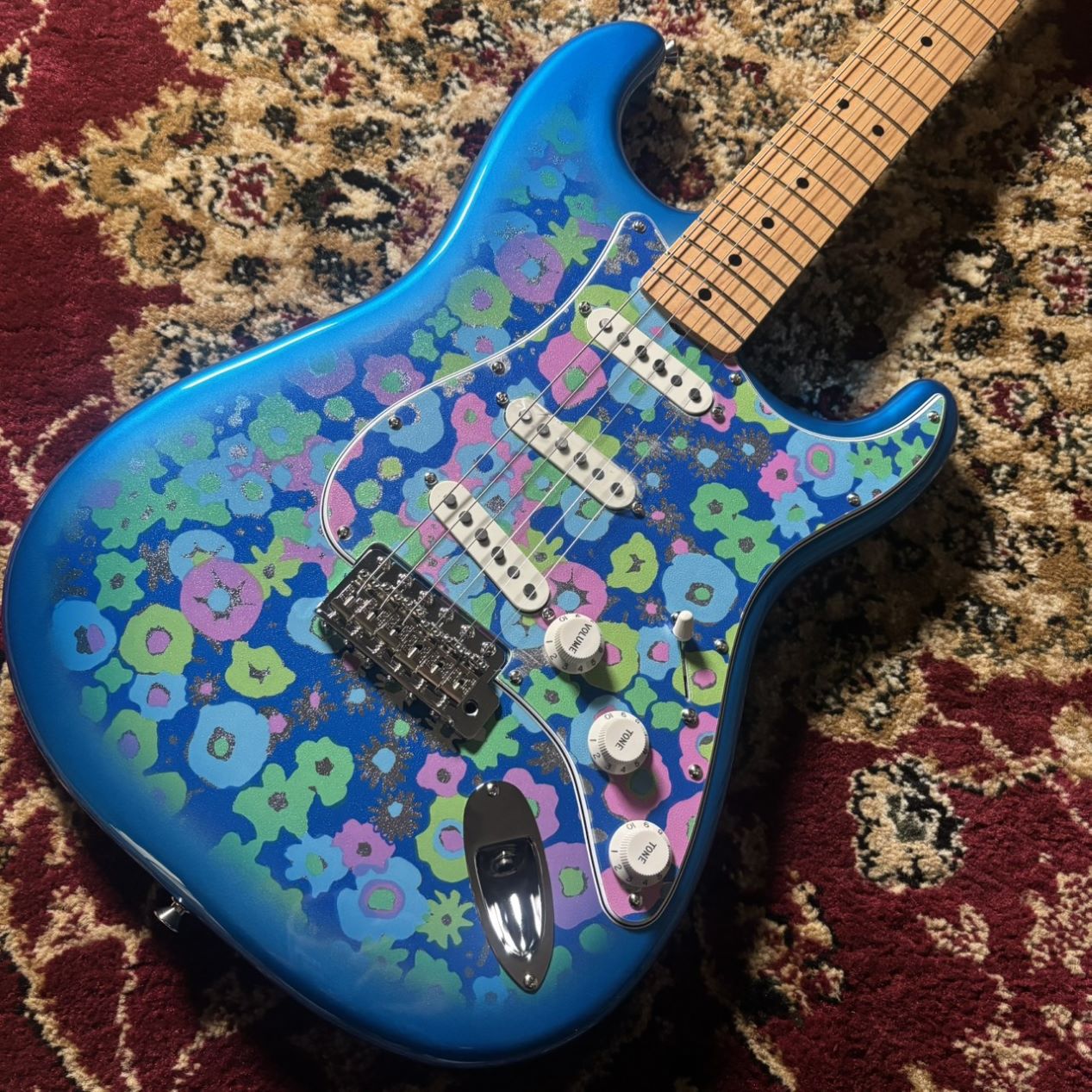 FenderLimited Stratocaster Blue Flower