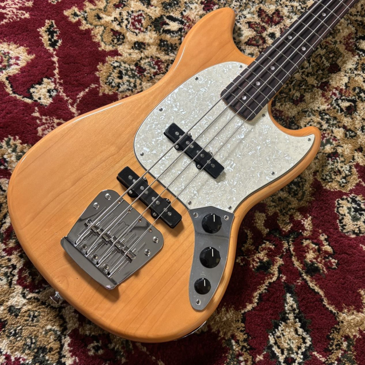 FenderMAIKA MUSTANG BASS
