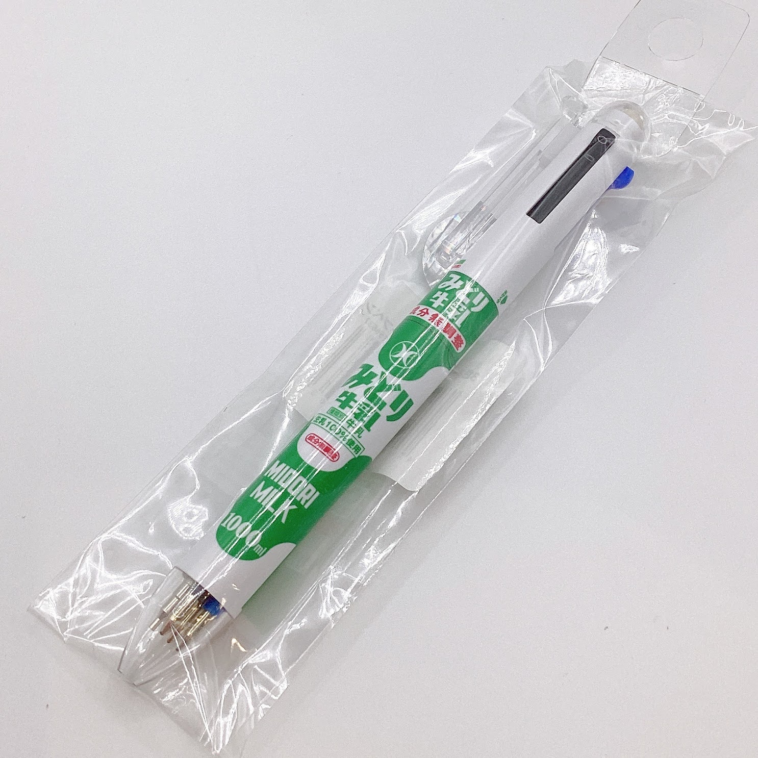 イトダネーム 九州乳業みどり牛乳  3色ボールペン・シャープペン