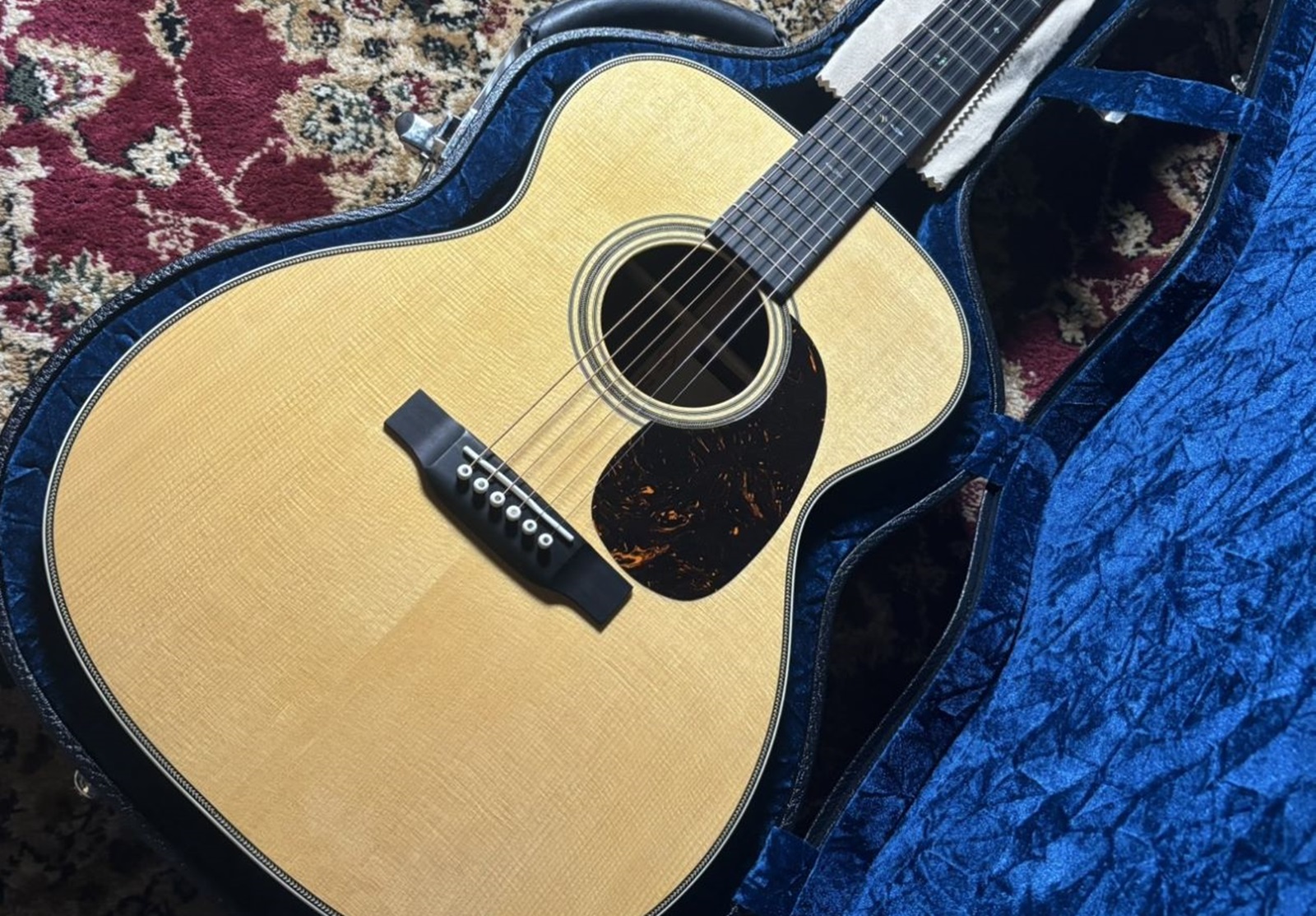 島村楽器パークプレイス大分店に、Eric Clapton 30周年を記念した特別なアコースティックギターが入荷いたしました！こちらは2025年中の受注分のみ期間限定で生産される限定モデルとなっております✨ クラプトン・モデルの系譜を受け継ぎつつ、アニバーサリーならではの仕様を盛り込んだ、特別なアコー […]