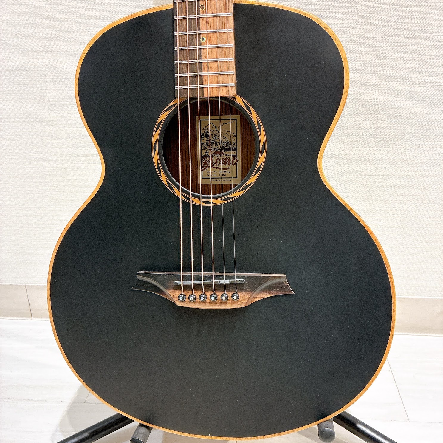 エレアコギターBromo Guitars：BAT8ME BK