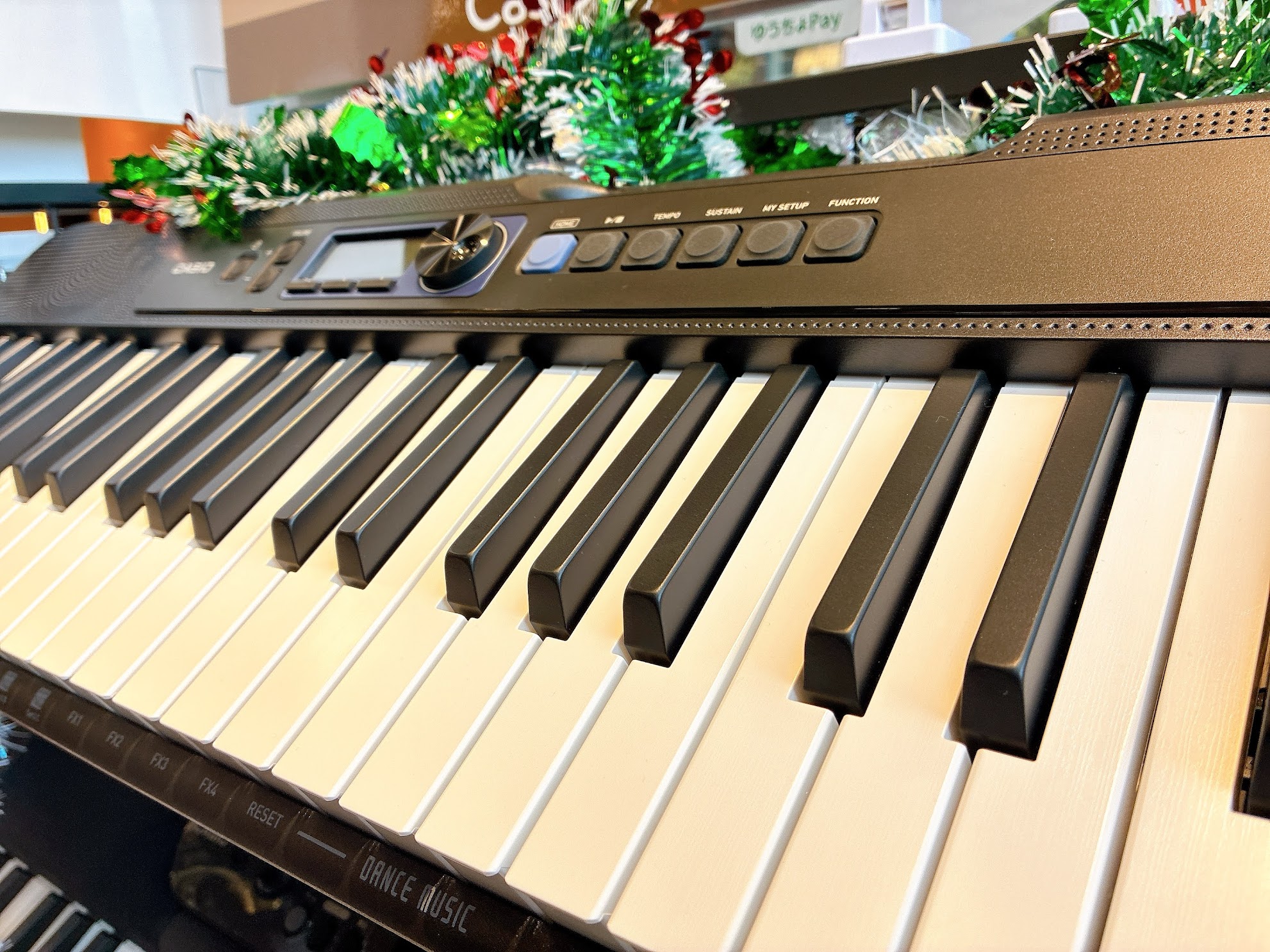 島村楽器パークプレイス大分店では、これからキーボードを始める方から、手軽に演奏を楽しみたい方まで、幅広いラインナップをご用意しています✨ この記事では、現在店頭に展示しているキーボードの一部を"用途別"にご紹介します🎹 どっちが良い？用途で選ぼう！ピアノorキーボード🎹 ピアノのタッチ感・強弱表現な [&hellip;]