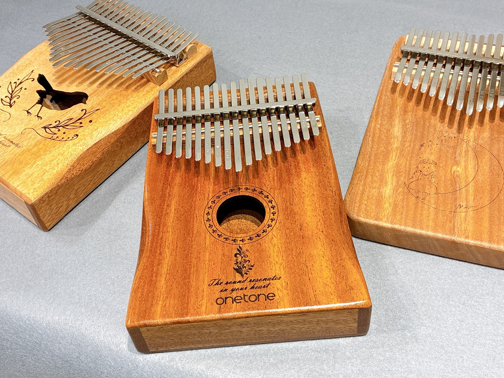 島村楽器パークプレイス大分店では、親指ピアノカリンバを店頭販売しております✨ やさしく澄んだ音色で人気急上昇中の「カリンバ」。大分店でも、はじめての方から音楽経験者の方まで幅広く楽しんでいただけるカリンバを各種ご用意しています！ 気になるモデルがありましたら、ぜひ店頭で音色をお試しください🎶 🔻カリ [&hellip;]