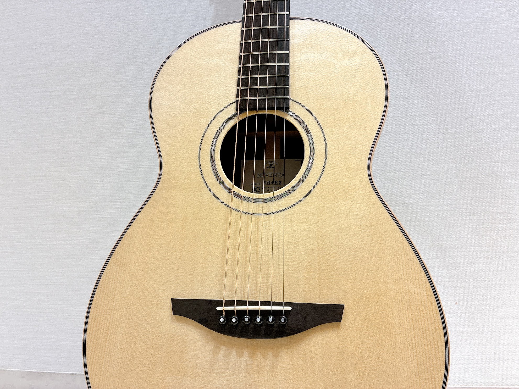 国産ブランド「K.Yairi」より、創業90周年を記念して製作された《NOVENTA 90th Anniversary Limited Model》が当店に入荷しました✨ 90周年を記念して製作された「NOVENTA」最大の特徴は、先代矢入一男氏の「シンプル・イズ・ベスト」の設計思想。特別な装飾を排 [&hellip;]