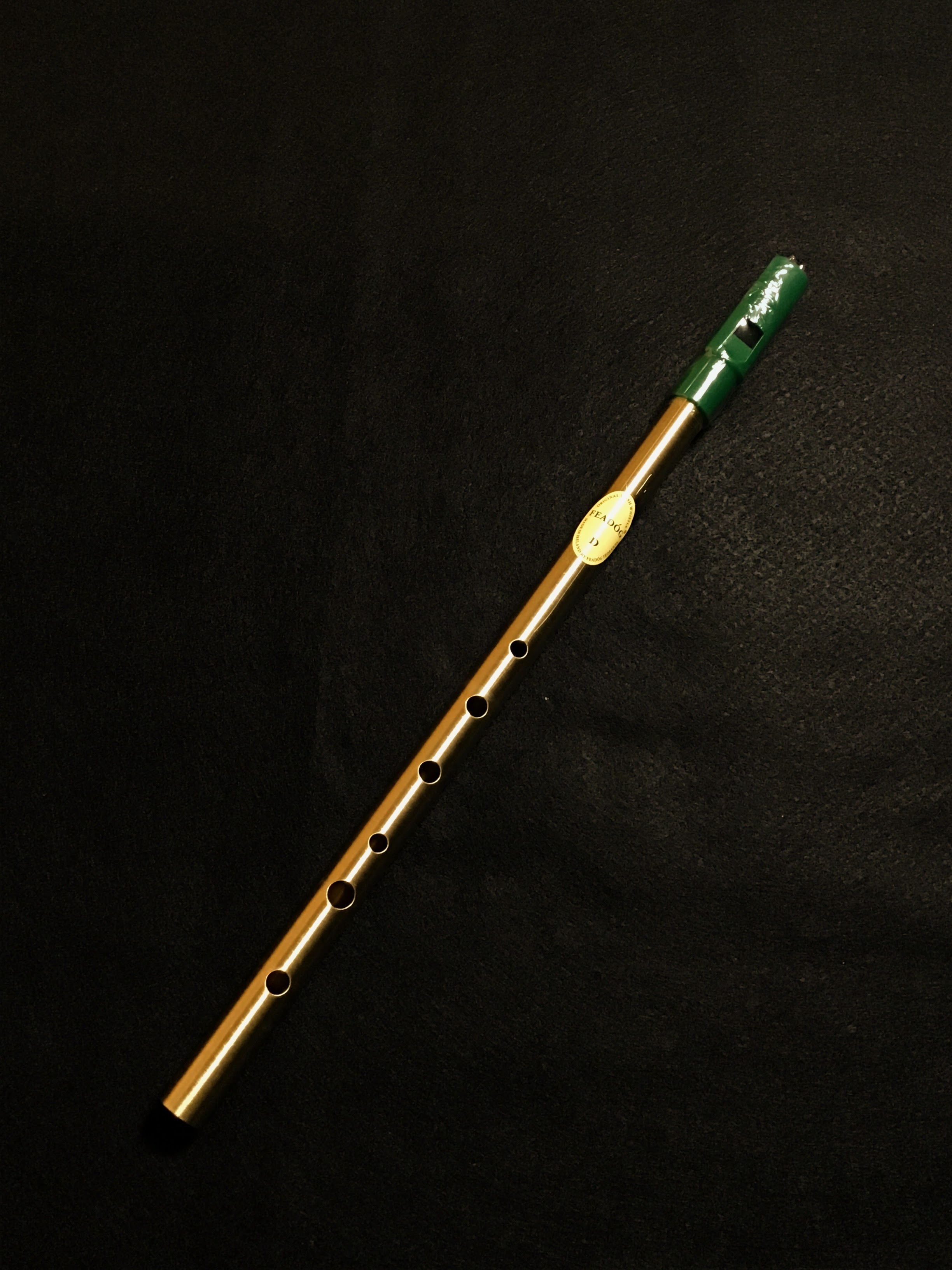 みなさんこんにちは！ 音楽サークル『おおいたアイリッシュ倶楽部～Crested～』の担当の下村です✨ パークプレイス大分店に3種類のティンホイッスルが入荷しました！ それぞれ特徴がありますので、ご紹介したいと思います。 ティンホイッスル選びの参考になれば嬉しいです！ Feadog　 ティン・ホイッス [&hellip;]