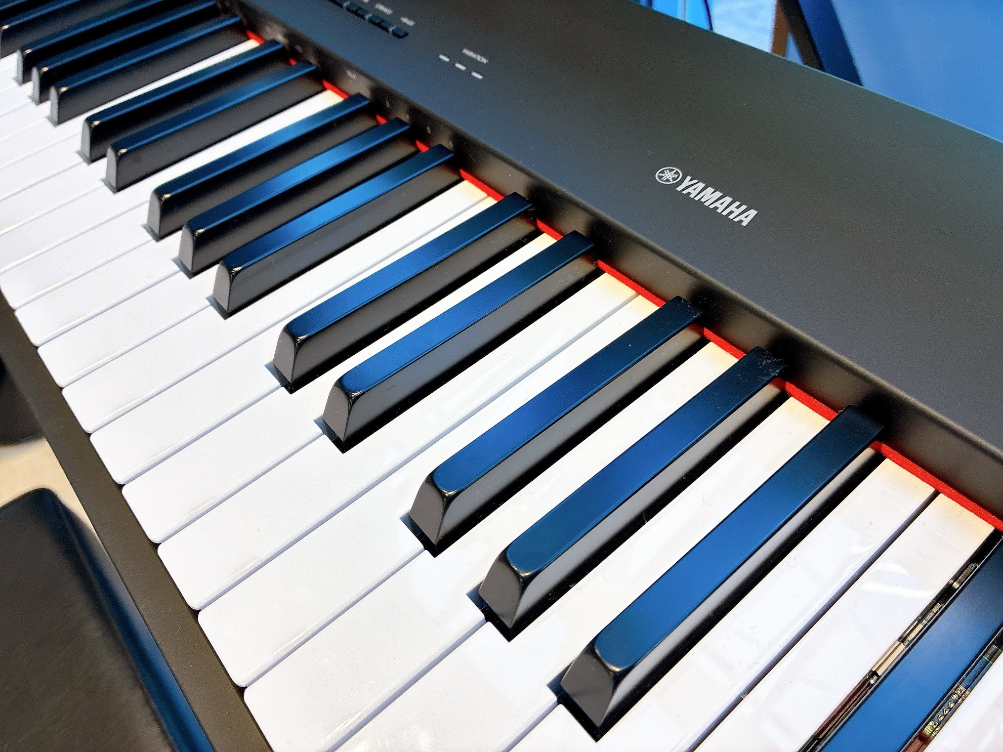 島村楽器パークプレイス大分店に、YAMAHA(ヤマハ)の電子ピアノ「P-225」が入荷致しました！ 本格的なピアノタッチとサウンドは欲しいけれど、「置き場所」「予算」「持ち運びやすさ」も大事にしたい──。 そんな方にぴったりなのが、ヤマハのポータブル電子ピアノ「P-225」です✨スリムでスタイリッシ [&hellip;]