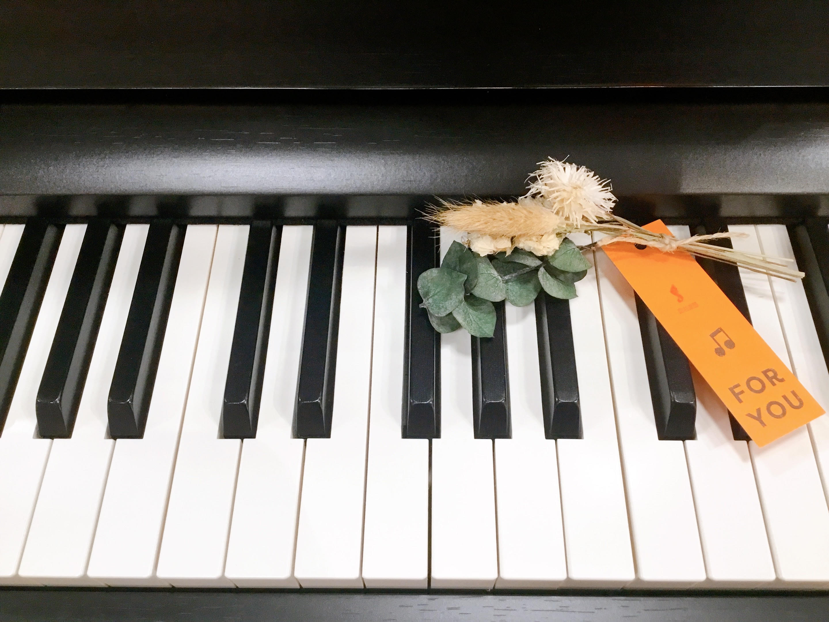 これからピアノを始める方必見！ピアノ関連情報をまとめました♪ 趣味や習い事でピアノを始められた方はいらっしゃいませんか？この記事では、ピアノに関する情報を集めてみました♪お手入れ方法や修理に関して、当店音楽教室の講師によるおすすめグッズなど！ご紹介させて頂きます♪ CONTENTS🎹ピアノってどんな [&hellip;]