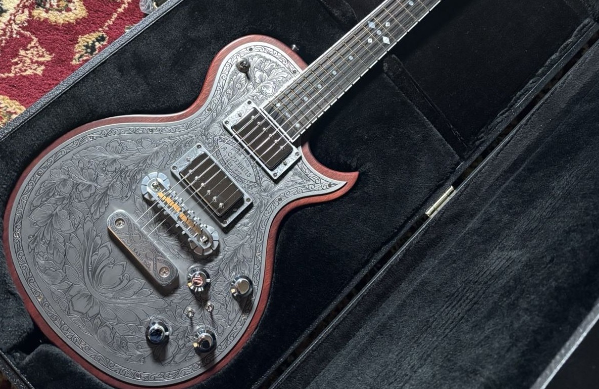 ZEMAITIS（ゼマティス）を象徴する「メタルフロント」と、GLAYのギタリスト・HISASHIの独自の美学/プレイスタイルが融合したシグネイチャーモデル“THE PORTRAIT Metal Front HISASHI Signature Model Natural”が、島村楽器パークプレイス大 [&hellip;]