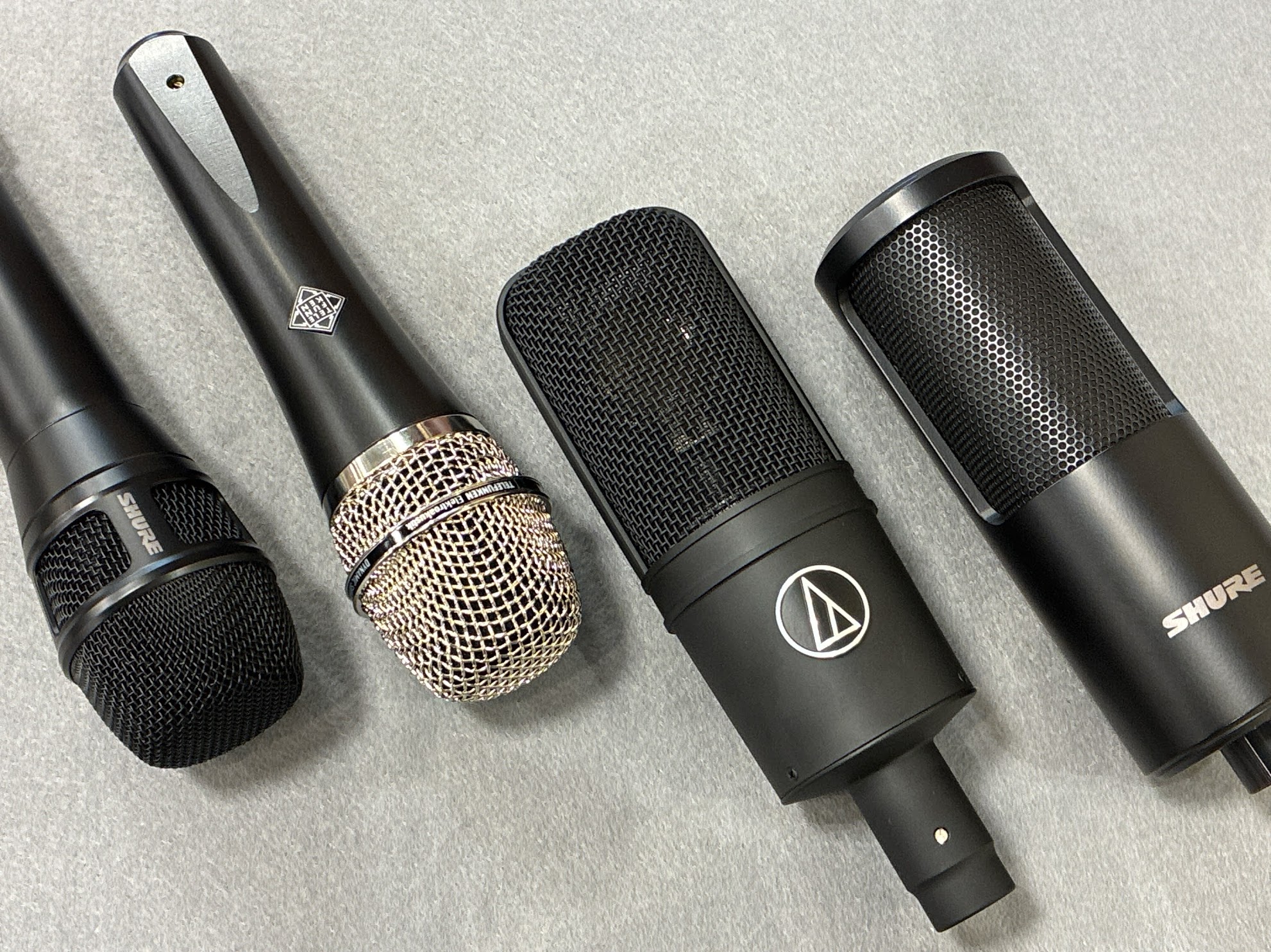 島村楽器パークプレイス大分店では、たくさんのマイクを店頭販売中です🎤 「歌ってみたを録りたい！」「配信を始めたい」「バンドでボーカルマイクが欲しい…！」などなど、マイクを選ぼうとするとコンデンサーとかダイナミックとか、XLRとかUSBとか…専門用語だらけで戸惑いますよね。 この記事では、「マイクの種 [&hellip;]