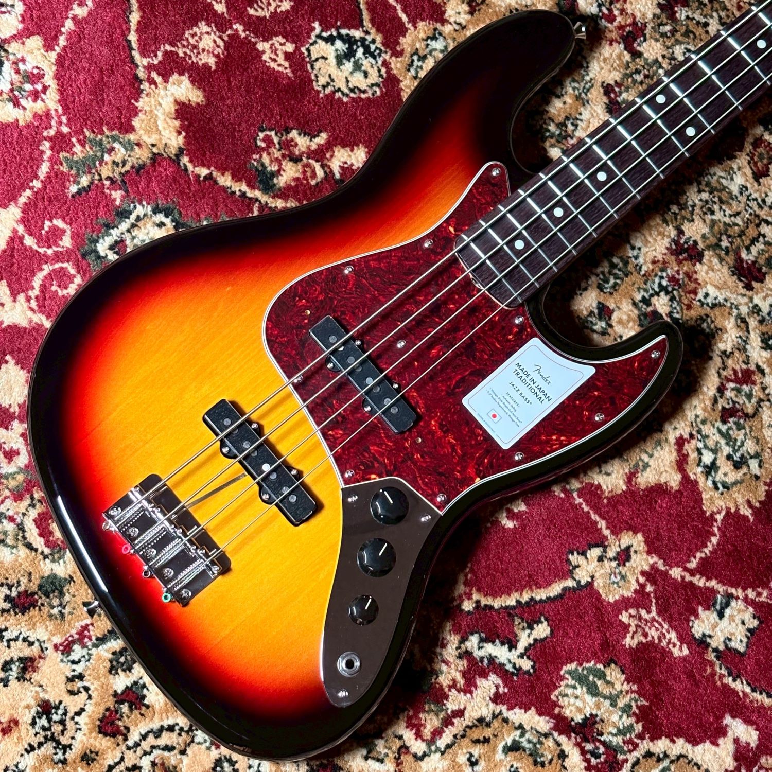 FenderMade in Japan Traditional 60s Jazz Bass Rosewood Fingerboard 3-Color Sunburst